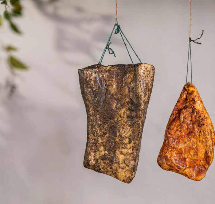 pancetta e guanciale appesi