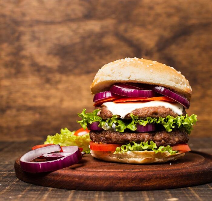 panino con hamburger, nduja, cipolla,